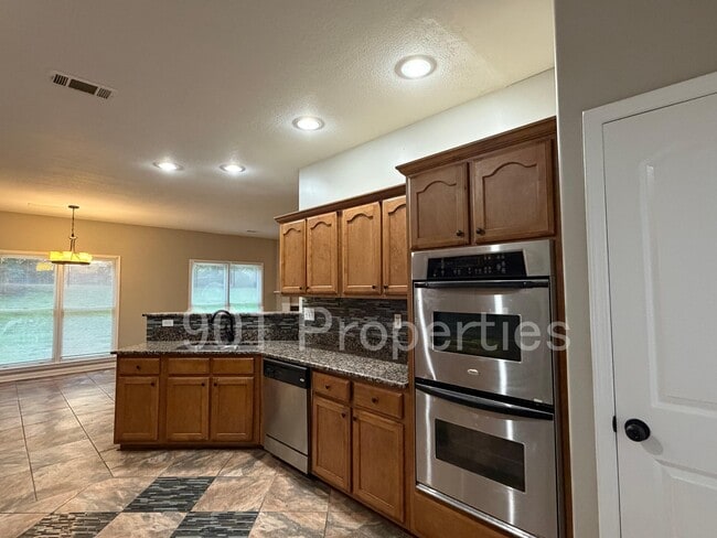 Building Photo - 3777 Pavilion Cir