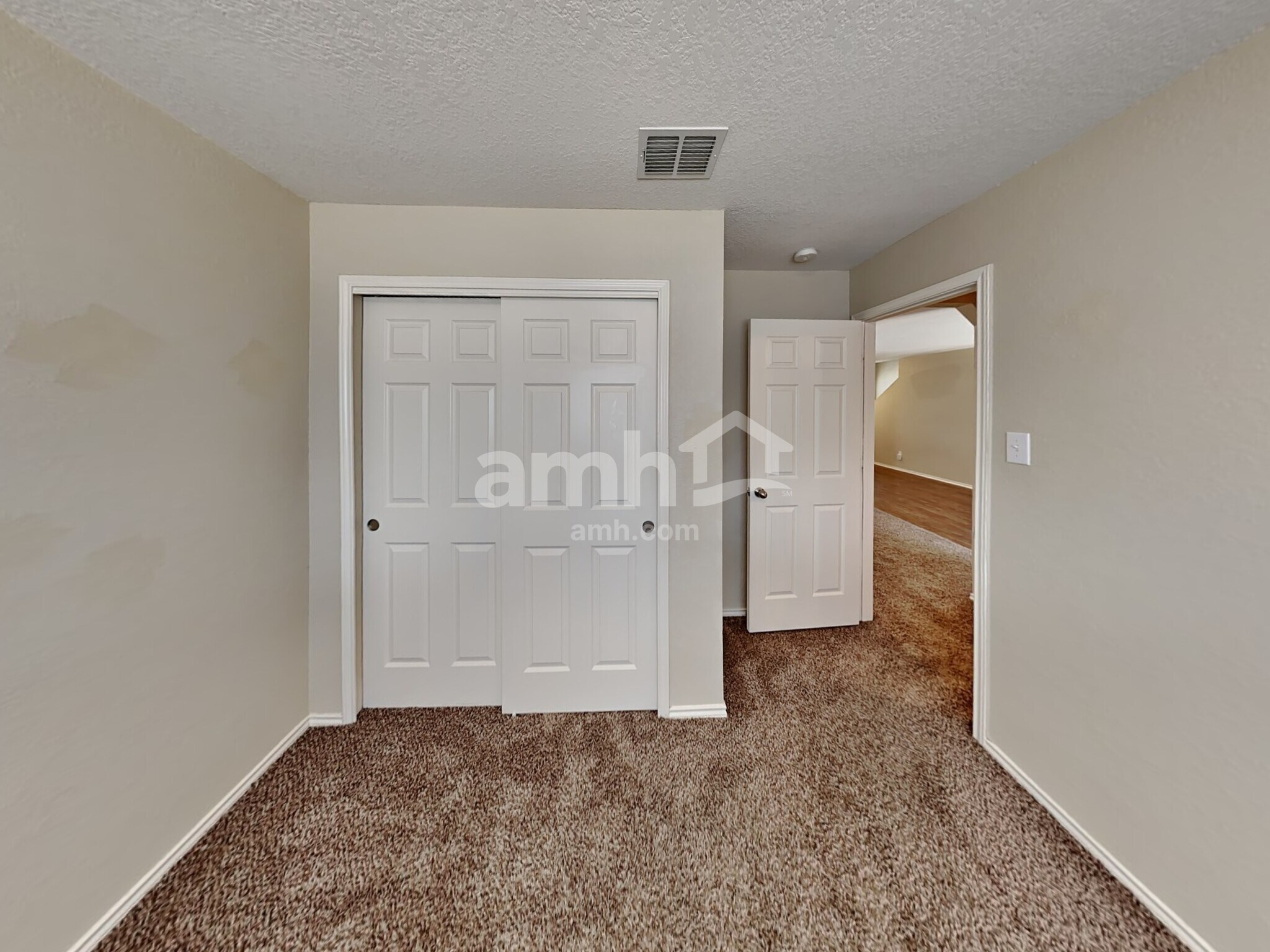 Building Photo - 3739 Hideaway Grn