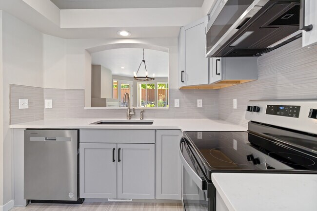 Building Photo - 5146 S Surprise Way