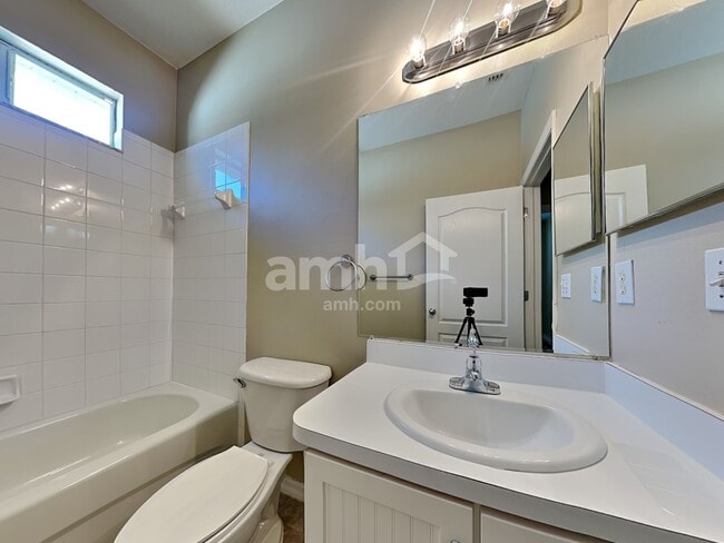 Building Photo - 5018 Sky Blue Dr