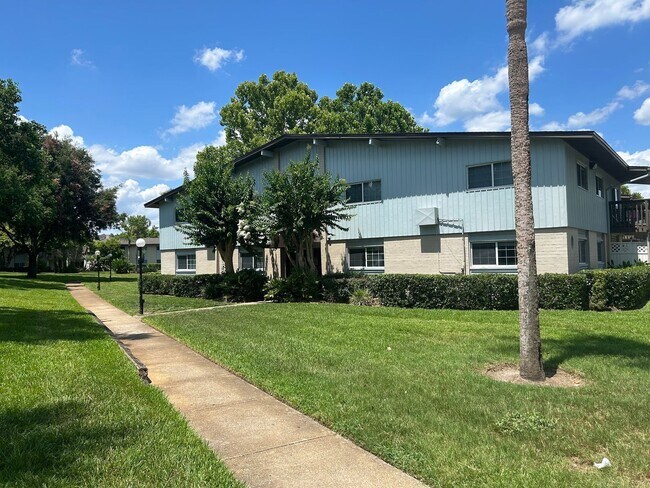 Building Photo - 1695 Lee Rd