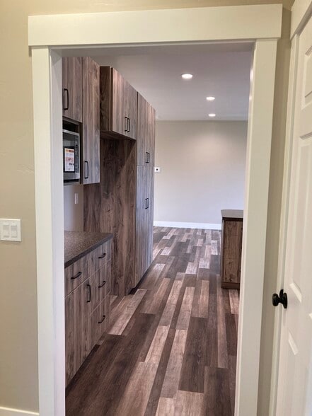 hallway looking into kitchen - 1219 N 1150 E