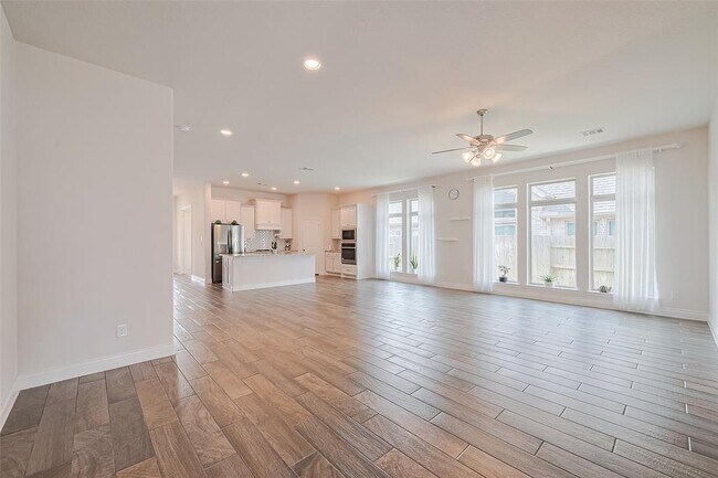 Building Photo - 6906 Montclair Colony Trl