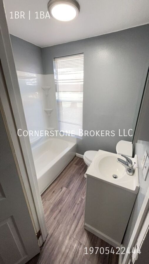 Building Photo - 305 Colorado-1
