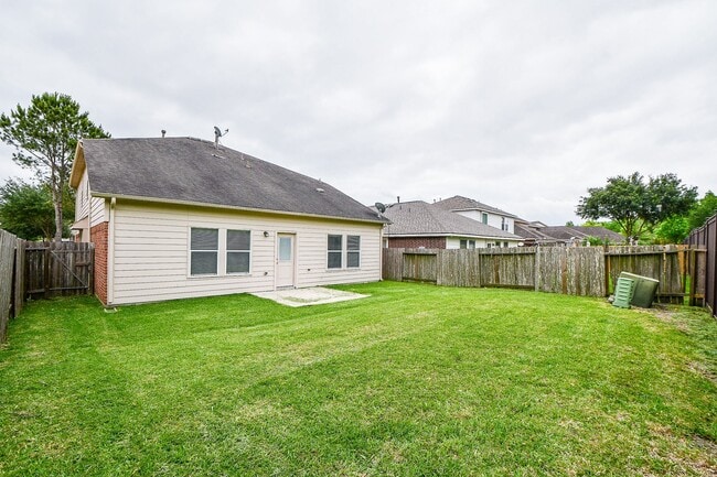 Building Photo - 5327 Stonegate Dr