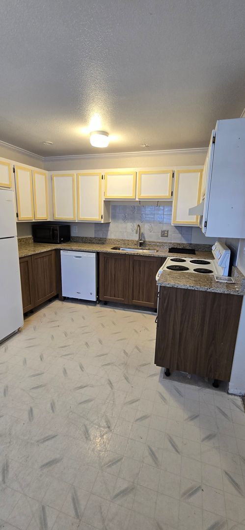 Building Photo - Cute 2 Bed 1 Bath in Springville