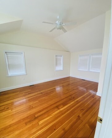 Building Photo - 554 Pleasant St