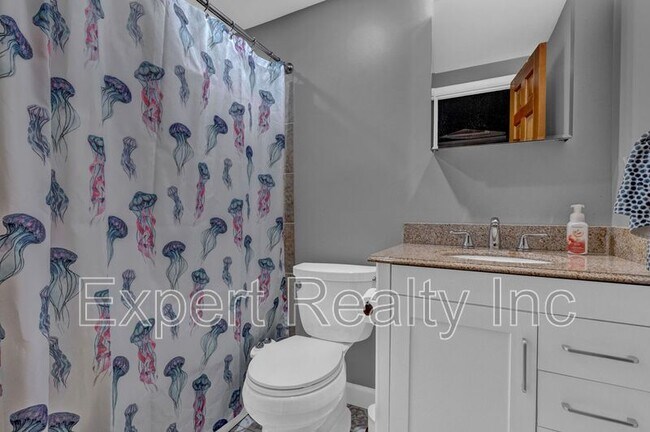 Building Photo - 373 Laredo Dr