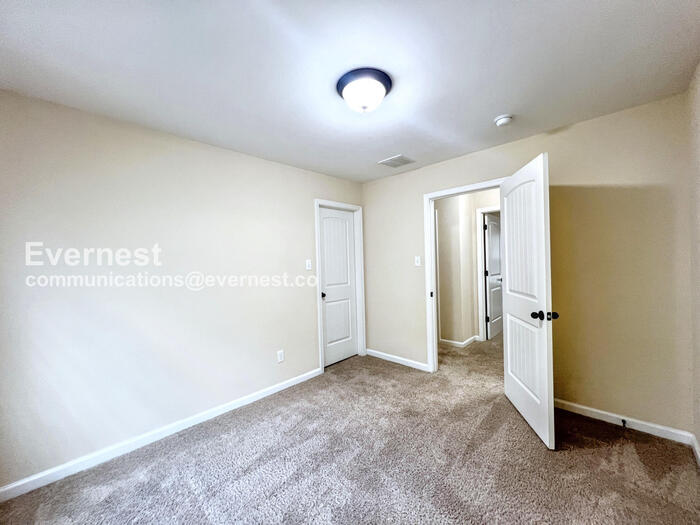 Building Photo - 6057 Abigail Bluffs Dr