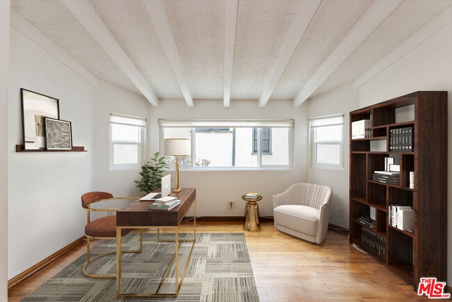 Building Photo - 459 S Bundy Dr