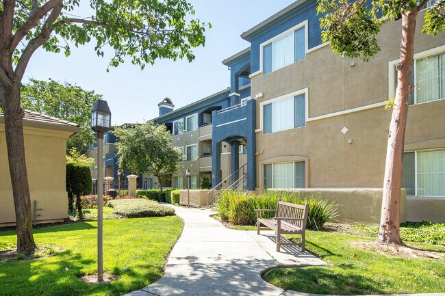 Building Photo - 1170 Beethoven Common