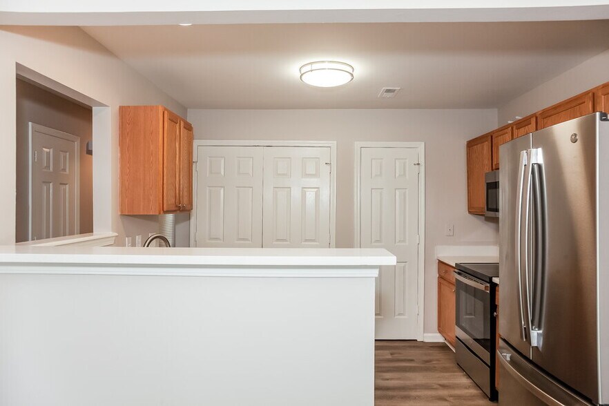 Building Photo - 532 Moss Stream Ln