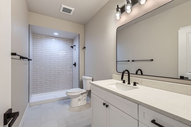 Building Photo - **First Month Rent Is Free** New Construct...