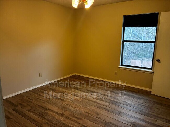 Building Photo - 9209 E 100th St