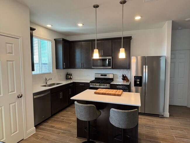 Building Photo - 428 Acuff Ln