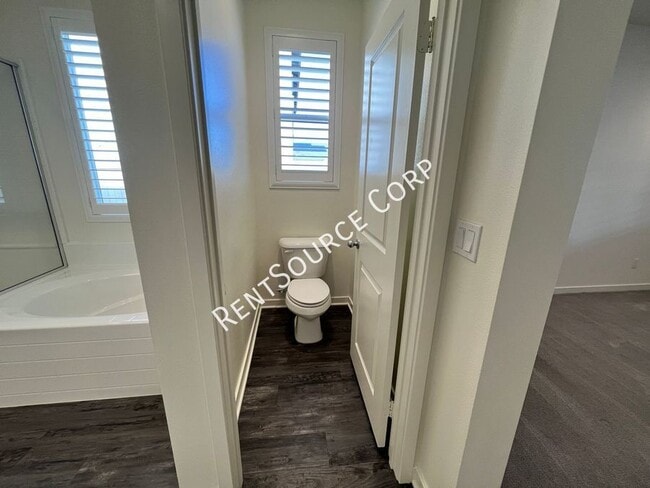 Building Photo - 45016 Marbella St