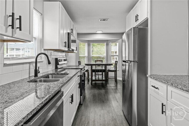 Building Photo - 140 Cumberland Ct