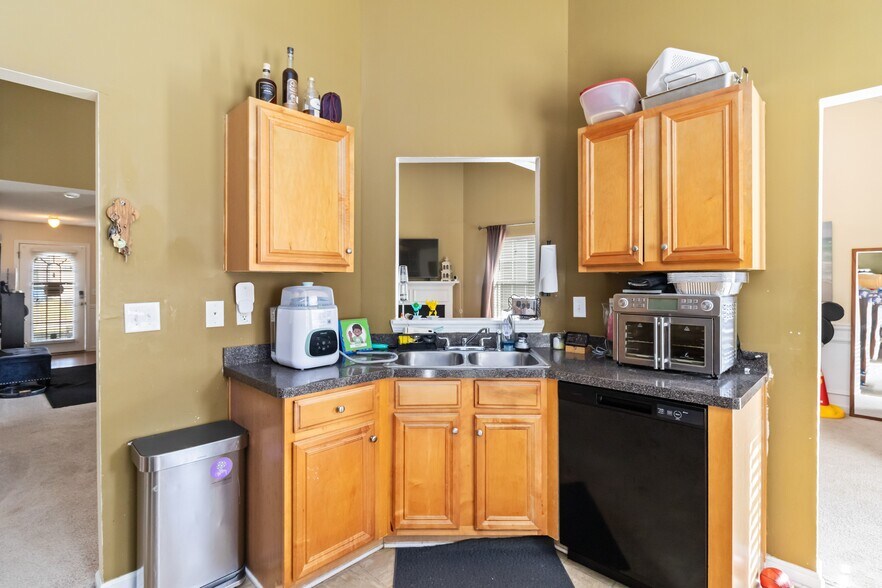 Building Photo - 4273 Holliday Rd