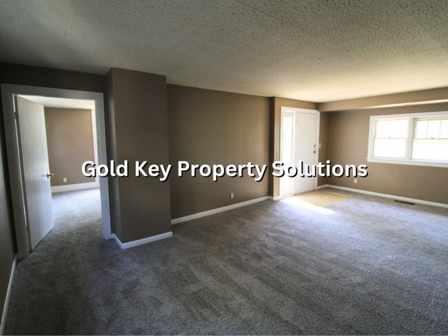 Building Photo - Oversized 3 BR 1 BA House with Partially F...