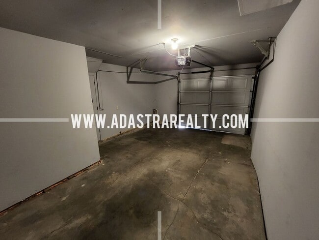 Building Photo - 212 Brookside Dr