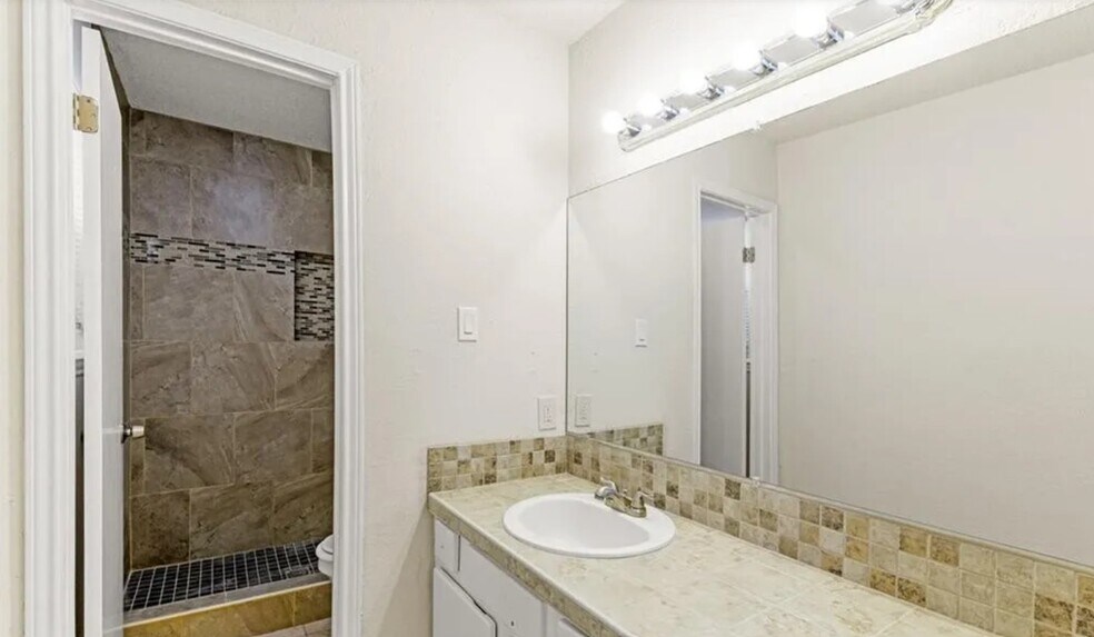 Building Photo - 7013 Powderhorn Ct