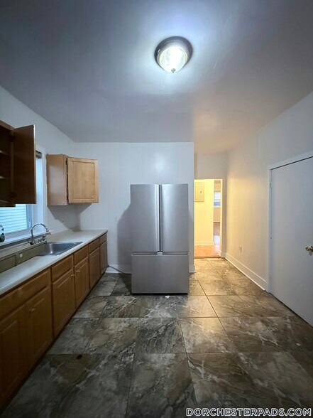 Building Photo - 66 Millet St