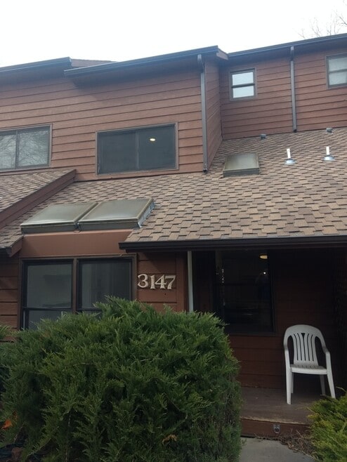 Building Photo - 3147 Bell Dr