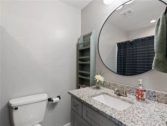 Building Photo - Beautiful 3 Bedroom Home in Country Setting