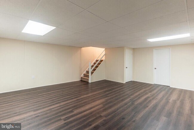 Building Photo - 308 Wayne Ct