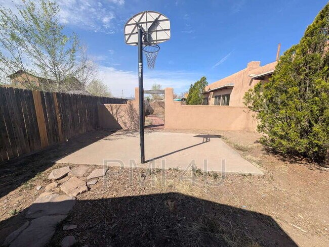 Building Photo - 2646 Floral Rd NW