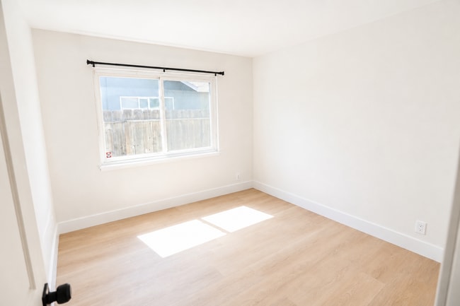 Building Photo - Adorable 1 Story Home For You, 2 weeks free rent