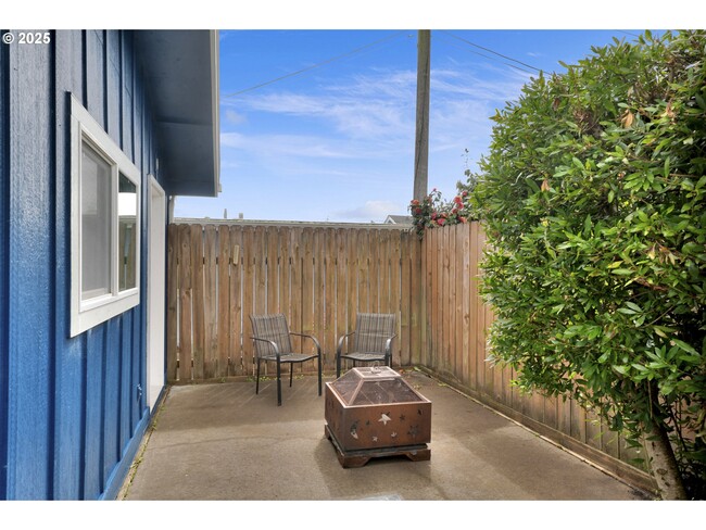 Building Photo - 679 Kingwood St