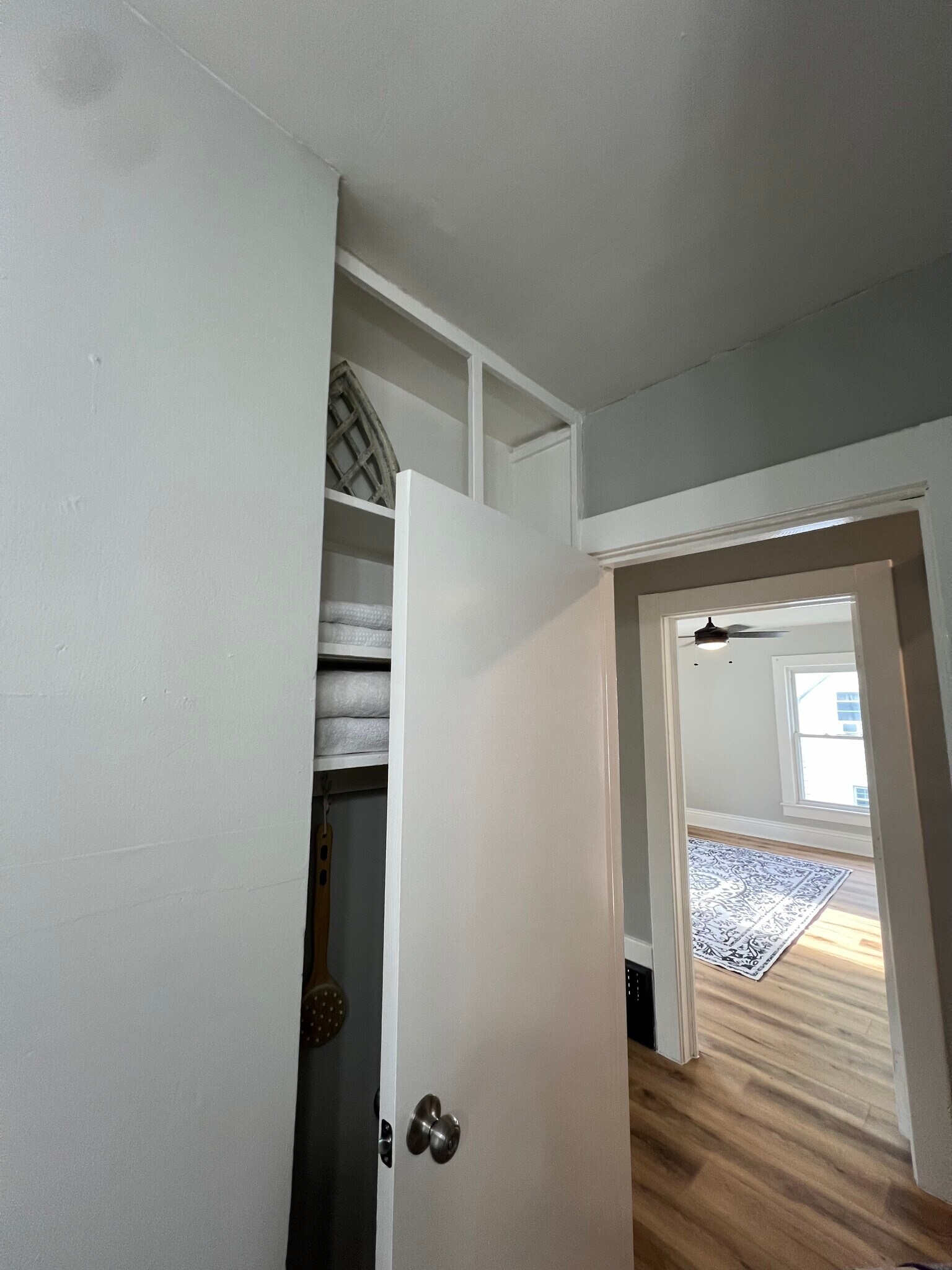 Building Photo - 863 1/2 11th St NE