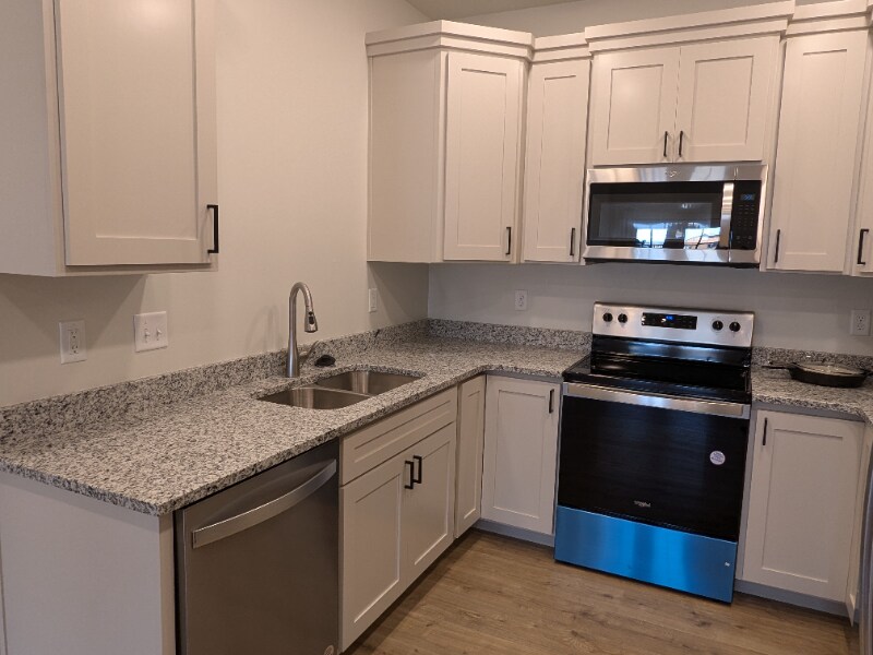 Building Photo - 144 W 1575 N