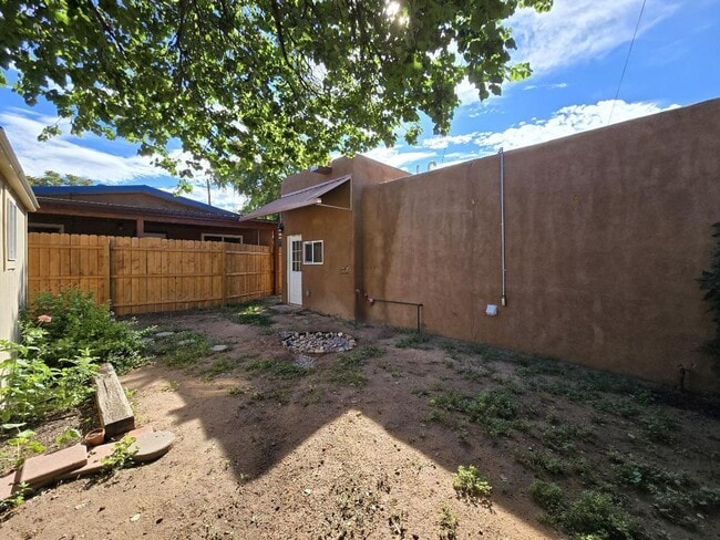 Building Photo - 1410 Zuni St