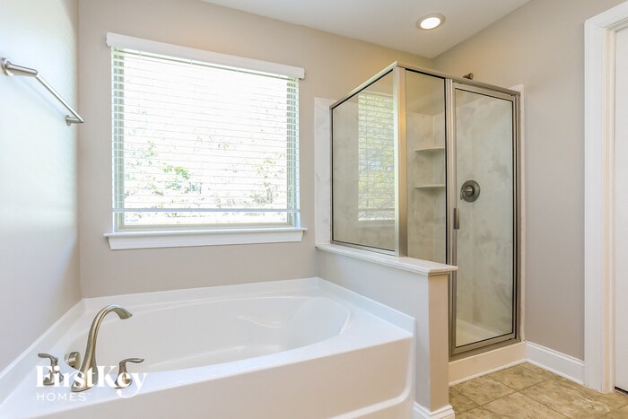 Building Photo - 2205 Wise Owl Dr