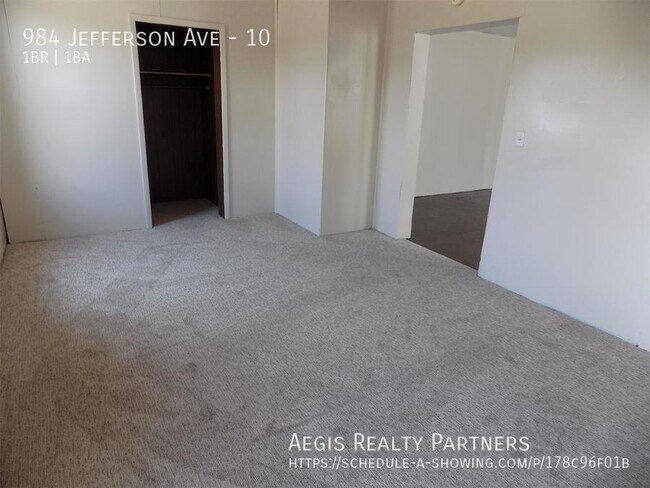 Building Photo - 984 Jefferson Ave
