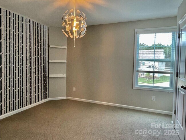 Building Photo - 3044 Spinner Ct