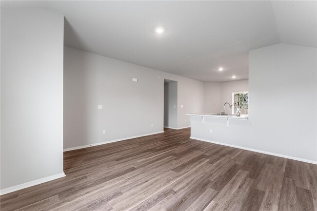 Building Photo - 3604 N Hariet Dr