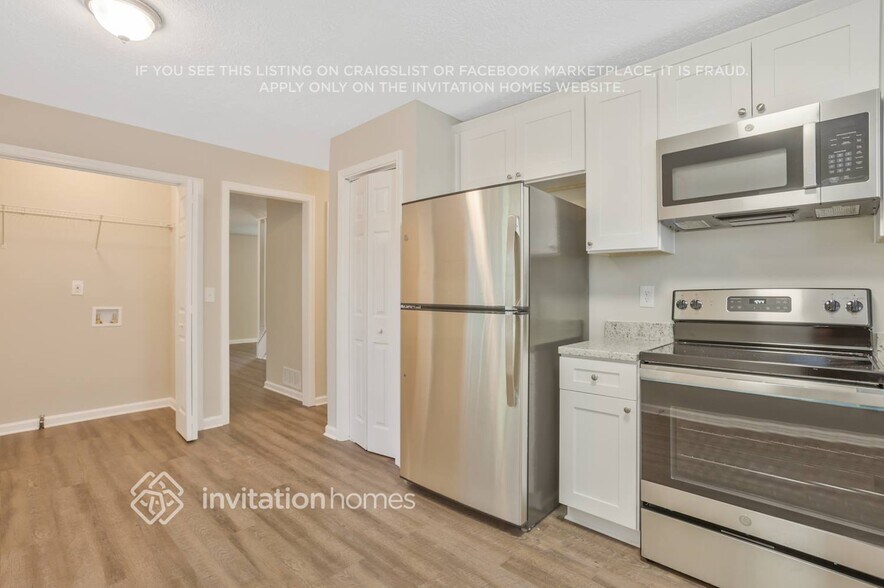 Building Photo - 1136 Norfolk Dr NW