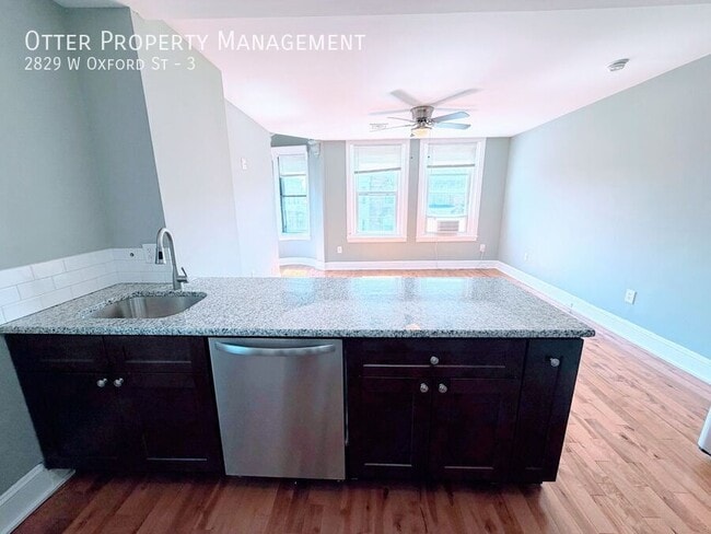 Building Photo - 2829 W Oxford St