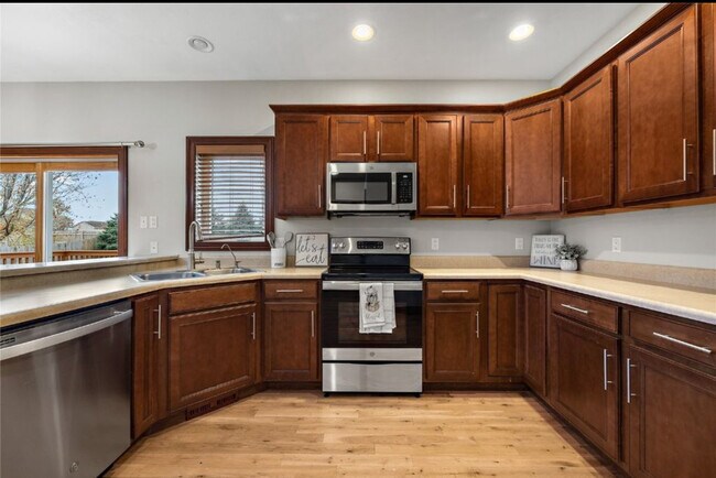 Kitchen - 2815 44th St