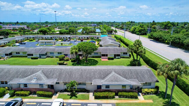 Building Photo - 2915 Ashley Dr W