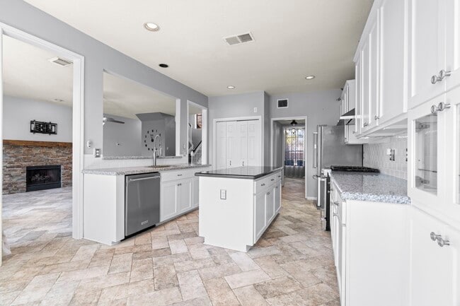 Building Photo - 8518 Malardcrest Dr