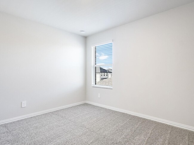 Building Photo - 208 Goosewood Dr