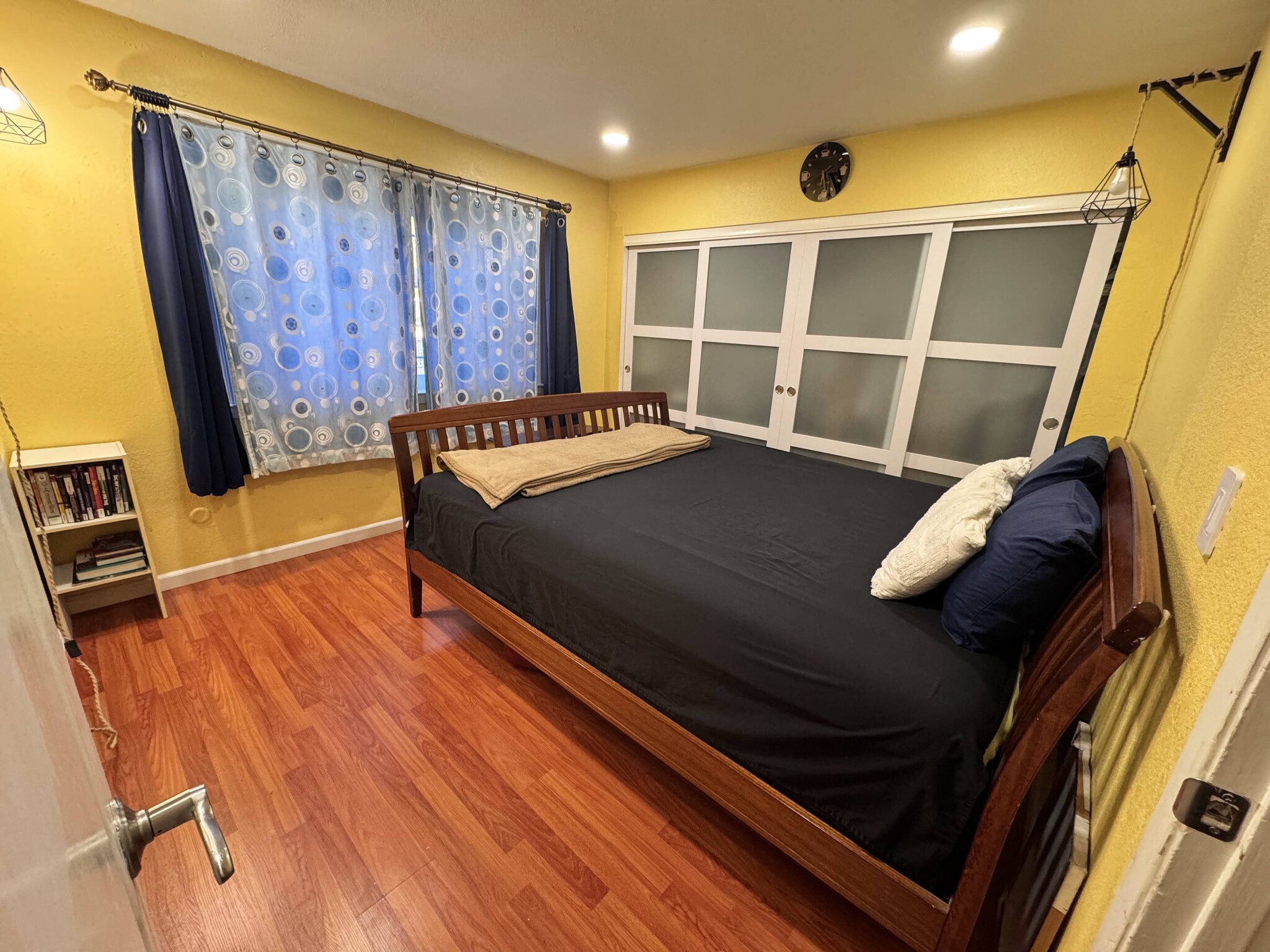 Bedroom-2 - 33067 Lake Michigan St
