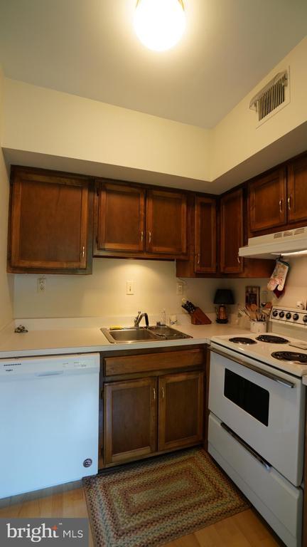 Building Photo - 1107 N Pitt St