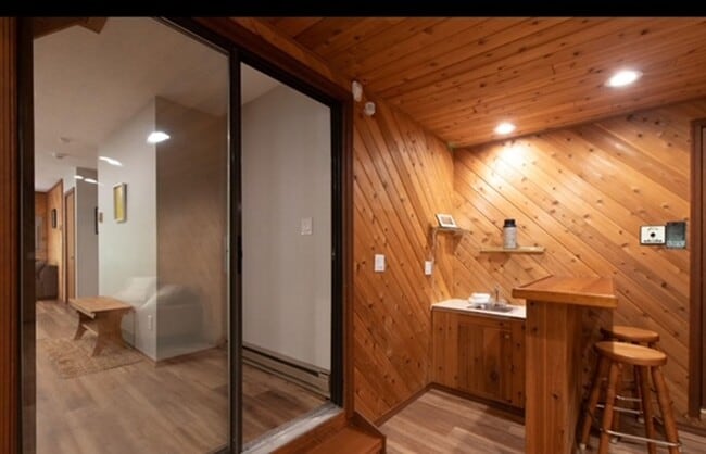 Building Photo - Get a Head Start on this Pocono Paradise R...