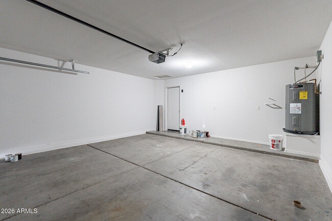 Building Photo - 24866 W Huntington Dr