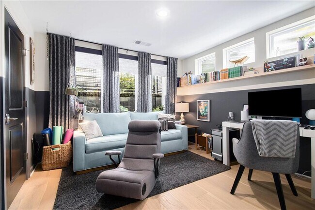 Building Photo - 395 Pratt Dr SE